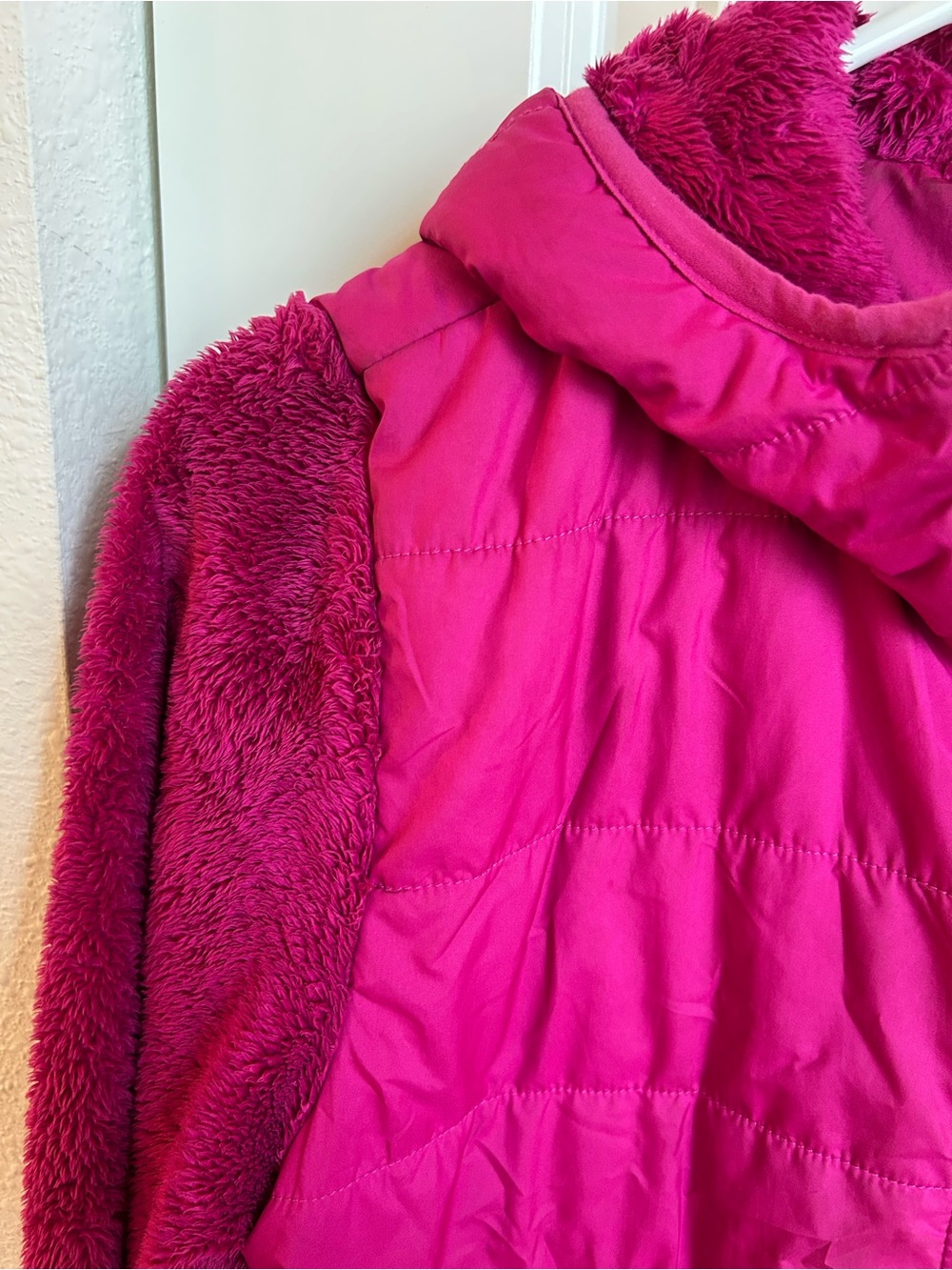 The North Face Girls' Bright Magenta Hooded Fleece & Insulated Jacket - Picture 3 of 6